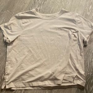 Lulu lemon womens cropped shirt size 8. * off white colored*